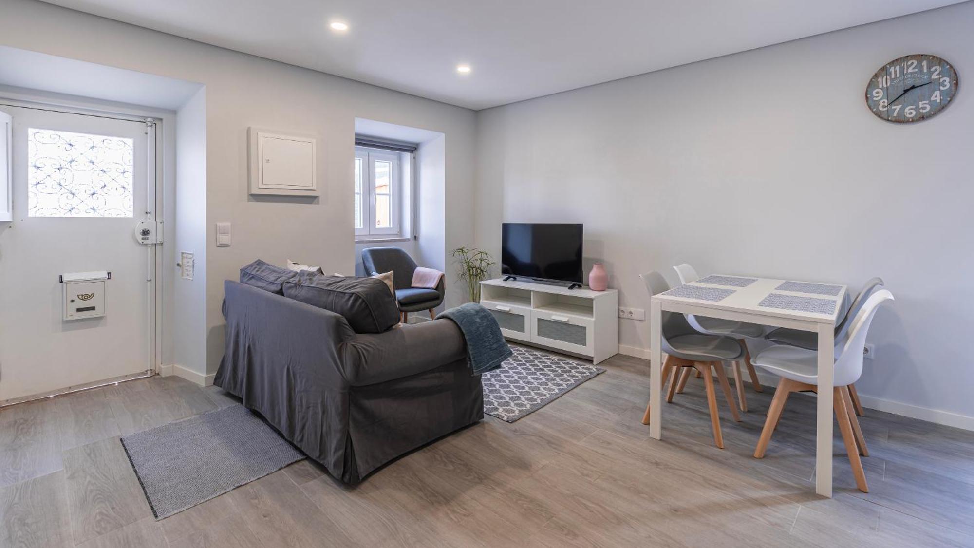 Belem Charming 2bdr House By Lovelystay