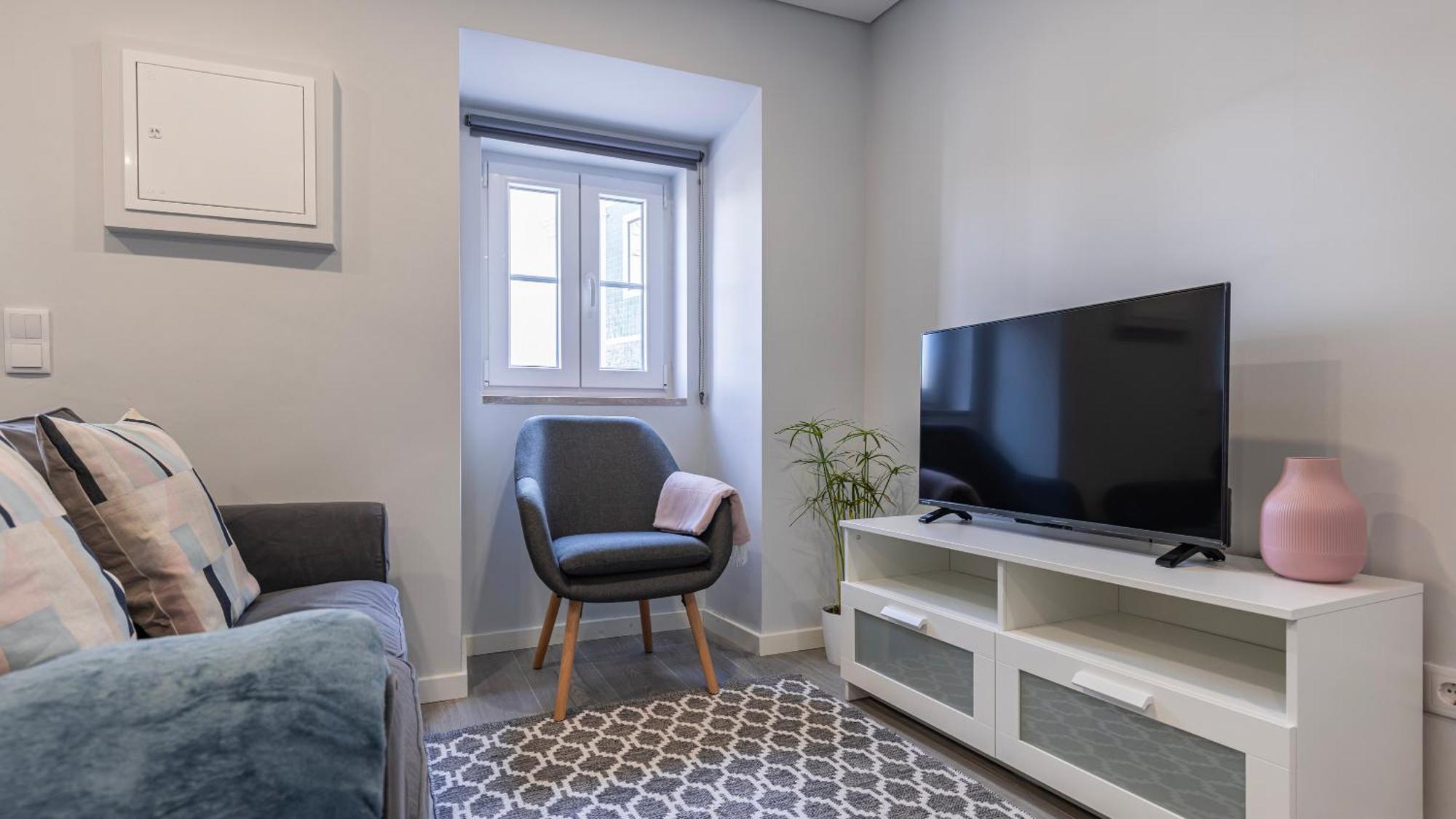 Belem Charming 2bdr House By Lovelystay